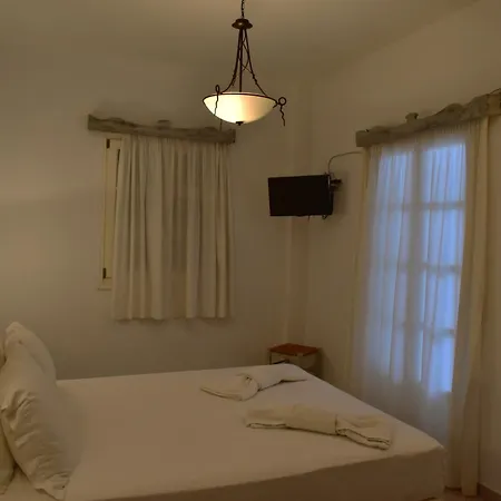 Catsalos Pera Gyalos