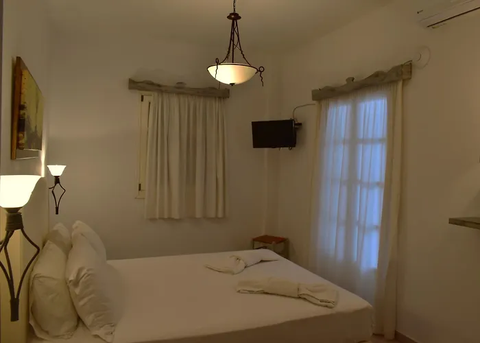 Catsalos Pera Gyalos